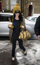 幻灯图集：卡蒂-佩里携男友伦敦街头觅食甜蜜惹眼