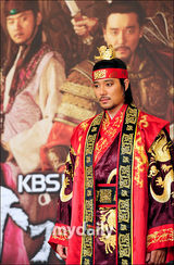 组图：《广开土大王》4日开播 李泰昆出席发布会