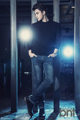 高清组图：徐仁国拍时尚写真 冷酷眼神魅力十足