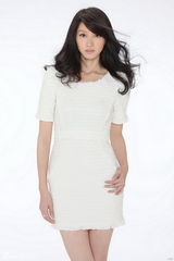 组图：沈佳妮气质独特 新片文艺与时尚并存