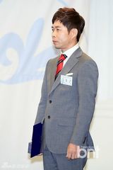 组图：韩星玄彬17年存款35亿韩元 荣获总统表彰