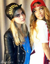 组图：英出柜超模与蕾哈娜亲密 和抖森男才女貌