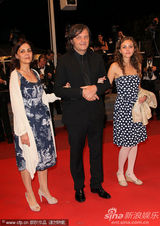 组图：竞赛片《勒阿弗尔》首映 贝尔波点裙轻盈