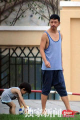 组图：董洁潘粤明昔日羡煞旁人的恩爱瞬间