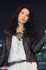 组图：简单生活节揭幕 莫文蔚苏打绿冒雨开唱