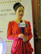 组图：芙蓉姐姐喜庆走进政协礼堂 小口吃饭扮优雅