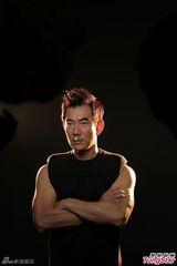 组图：七型男拍别样写真 林峰成兔男郎吴尊秀肌