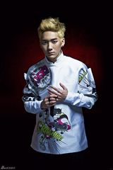 组图：NU'EST-M发写真 时尚帅气展潮范儿