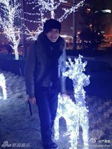 组图：众星欢乐庆圣诞 Angela可爱林志玲性感