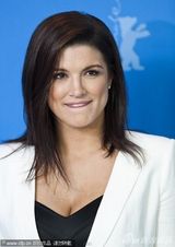 组图：《制胜一击》发布会 班德拉斯与卡拉诺热聊