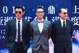 组图：谢霆锋张家辉杨受成亮相红毯展型男酷帅