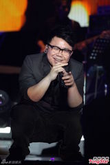 组图：萧敬腾上海开唱雨神未发威 被何韵诗调侃