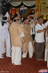 组图：刘伟强王晶送别白龙王 泰王御赐圣泥