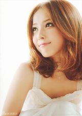 组图：日本女星佐佐木希写真甜美俏皮