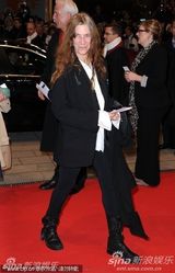 高清图：《大将军寇流岚》首映 巴特勒查斯坦嬉闹