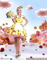 组图：众女星拍广告童趣盎然 置身色彩缤纷蛋糕世界 