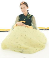 组图：崔韩光吴楚熙等艺人拍韩服写真庆中秋