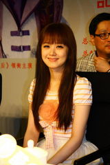 幻灯：高希希携张娜拉亮相上海电视节 否认高片酬