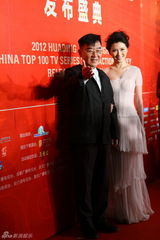 组图：吴奇隆刘诗诗李小璐等亮相华鼎奖红毯