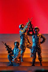 高清组图：双拥晚会 阎维文献唱《放心吧，祖国》