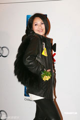 幻灯图：《志明与春娇》首映 杨千嬅调侃余文乐