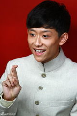 组图：《建党伟业》发布会 周迅汤唯叶璇带妆出席