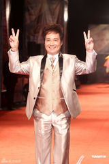 组图：亚太影展女星比美 侯佩岑温碧霞红毯争艳