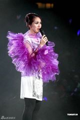 组图：杨千嬅个唱悲喜交加 老公与陈奕迅等好友捧场