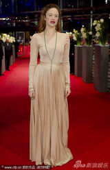 组图：电影《影子舞者》首映 型男克里夫帅气迷人