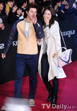 组图：朴信惠昌珉等助阵《特种部队2》VIP首映