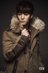 高清组图：韩团NU'EST冬季写真大秀美少年范儿