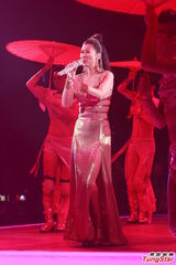 组图：叶倩文一家三口合唱 林青霞素颜到场欣赏