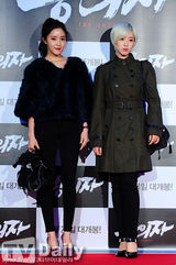 组图：金泰熙尹恩惠等亲临韩片《嫌疑犯》试映