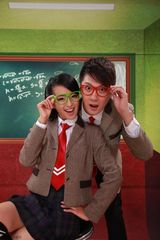 组图：种丹妮迟帅另类结婚照演绎《婆媳拼图》