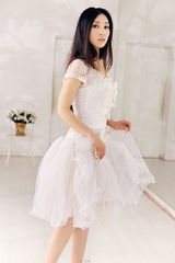 组图：姜鸿夏日唯美写真俏皮可爱