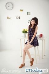 组图：台湾校花进军模特界 最爱美术和拍照