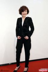 组图：《满月酒》归亚蕾再演“柜儿母”