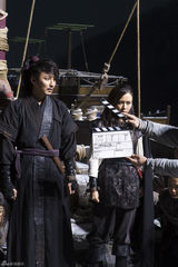 独家：《海盗》雪天开工 孙艺珍霸气雪莉遭绑