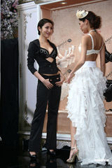 组图：杨谨华外穿Bra秀爆乳 乐当败犬今年不嫁