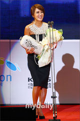 组图：韩国春史电影颁奖礼 《苔藓》成大赢家