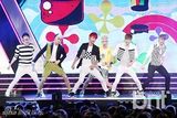 组图：EXO、f(x)等献唱大韩民国庆典演唱会