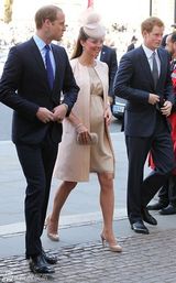 英女王加冕60年名流云集 凯特王妃大肚优雅(图)