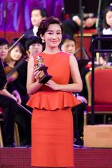 组图：秦海璐斩获金狮奖 霸气回应赢得满堂彩