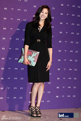 组图：韩国笑星名模齐聚亮相慈善时装秀