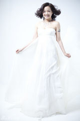组图：阿雅登《时尚新娘》封面 展现蜕变后的美丽