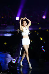 独家高清：GD胜利EXO等唱响StayG演唱会