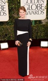 组图：朱莉安-摩尔黑白裙低调雍容