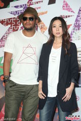 组图：陈绮贞结婚无着落 张震岳猛健身晒成黑炭