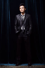 组图：王雨最新质感写真曝光 阳光男孩显深沉