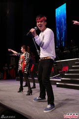 组图：高凌风之子彩排忆父落泪 前妻情绪崩溃